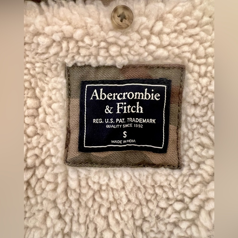 Abercrombie & Fitch- Camo Fur Lined Crop Jacket